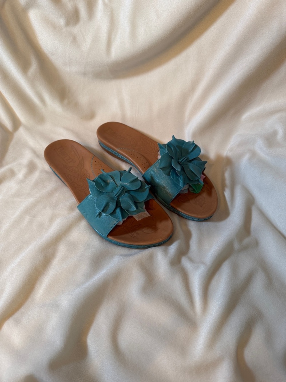 Born Teal Leather Flower Applique Slide Sandals W61826 Mens 8 Womens 39